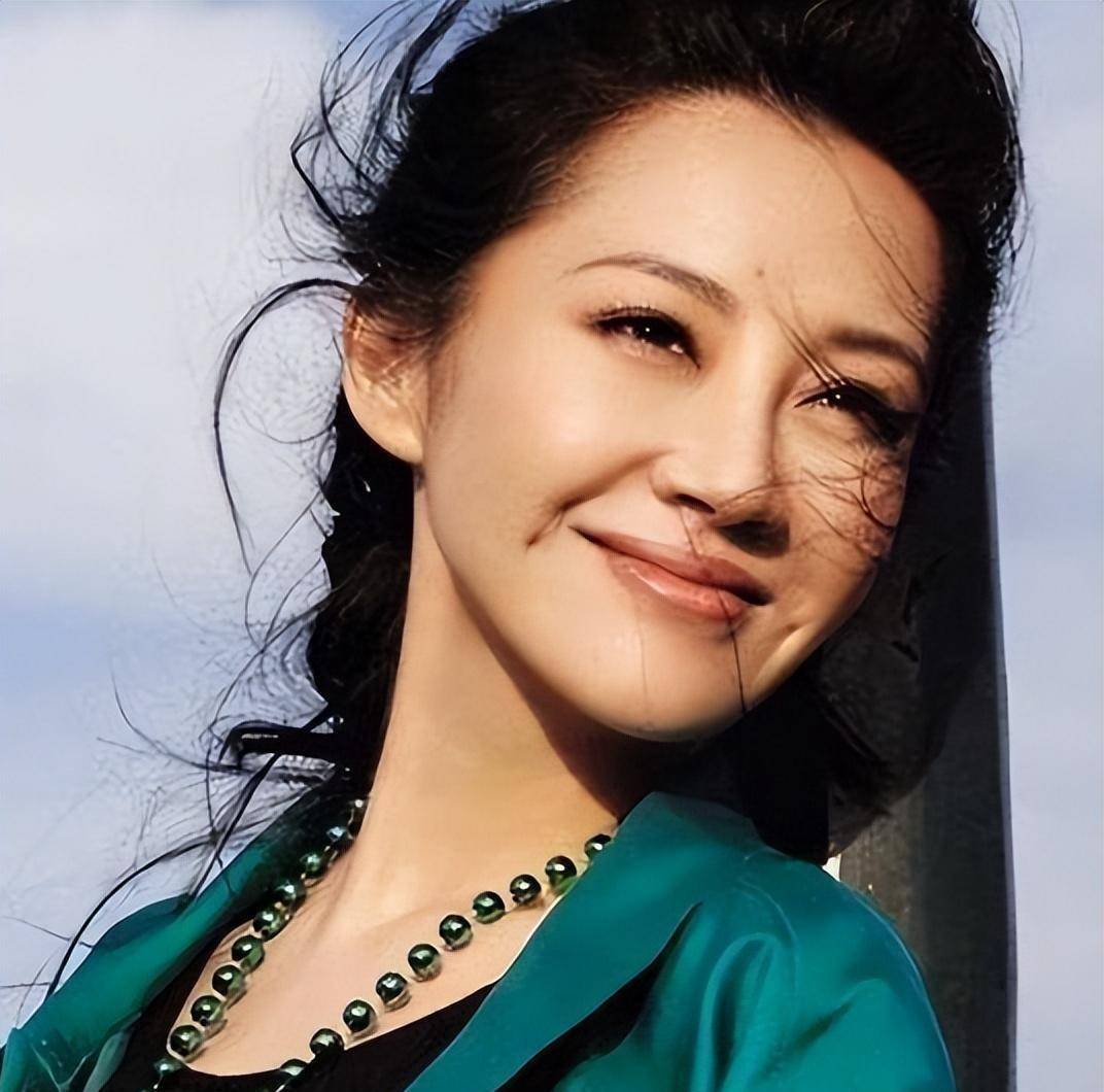 晴、俞飞鸿卸妆后确定是同一个人吗？麻将胡了试玩看看赵雅芝卸妆后再看许(图4)