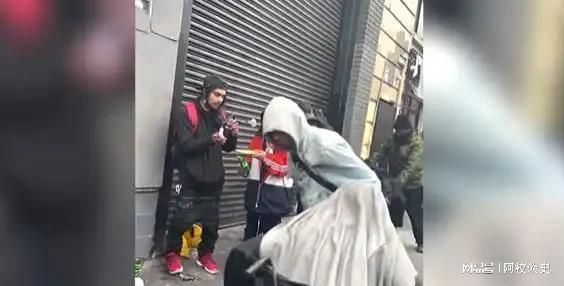 死刑的！特朗普举着孩子照片对哭泣的母亲承诺PG电子麻将胡了2模拟器我相信中国会执行(图14)