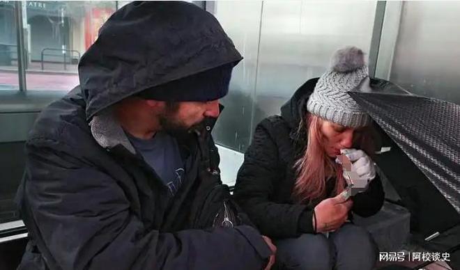 死刑的！特朗普举着孩子照片对哭泣的母亲承诺PG电子麻将胡了2模拟器我相信中国会执行(图24)