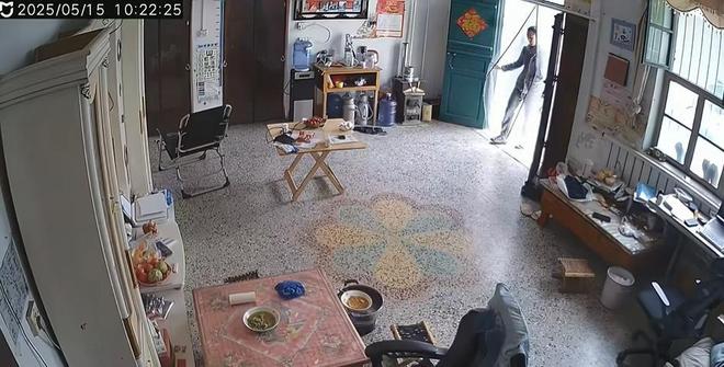 密老公却声称是误会网友表示：教教我麻将胡了网址女子在监控发现老公秘(图9)