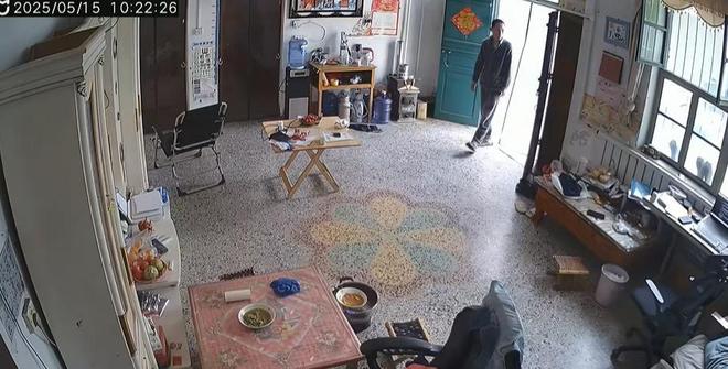 密老公却声称是误会网友表示：教教我麻将胡了网址女子在监控发现老公秘(图4)